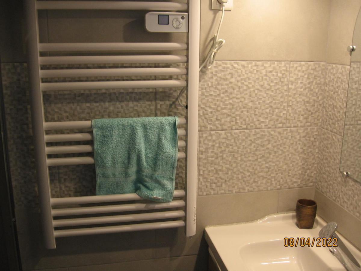 Appartement Avec Chambre En Mezzanine Rognac Luaran gambar