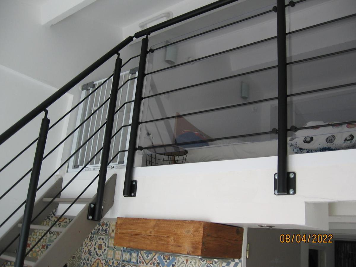 Appartement Avec Chambre En Mezzanine Rognac Luaran gambar
