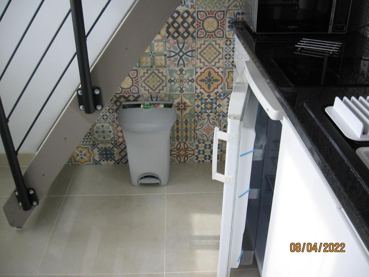Appartement Avec Chambre En Mezzanine Rognac Luaran gambar