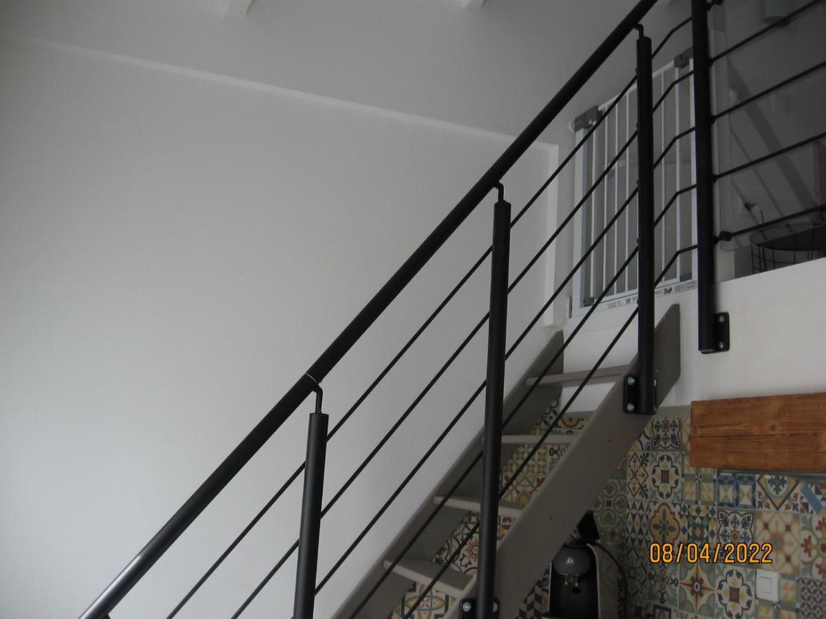 Appartement Avec Chambre En Mezzanine Rognac Luaran gambar
