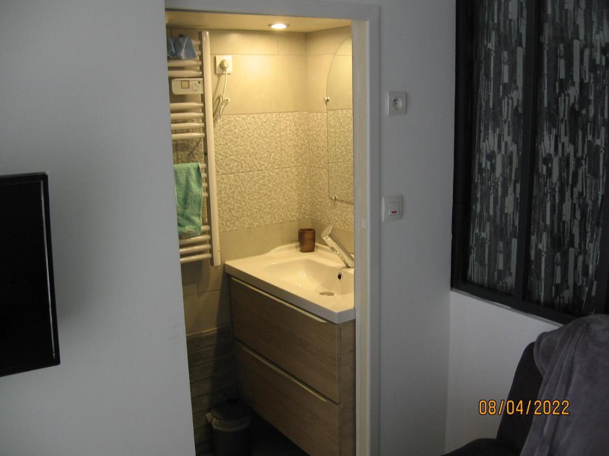 Appartement Avec Chambre En Mezzanine Rognac Luaran gambar