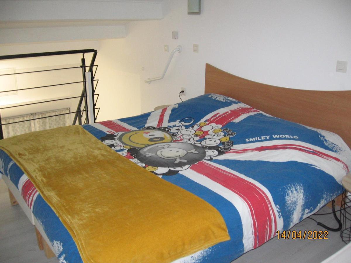 Appartement Avec Chambre En Mezzanine Rognac Luaran gambar